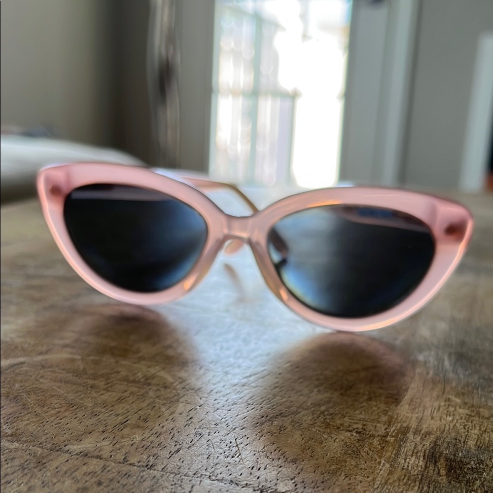 Chic Pink Cat-Eye Sunglasses